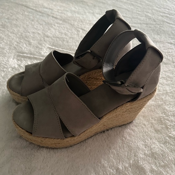 Universal Thread Caroline Espadrille Wedge - Picture 2 of 6